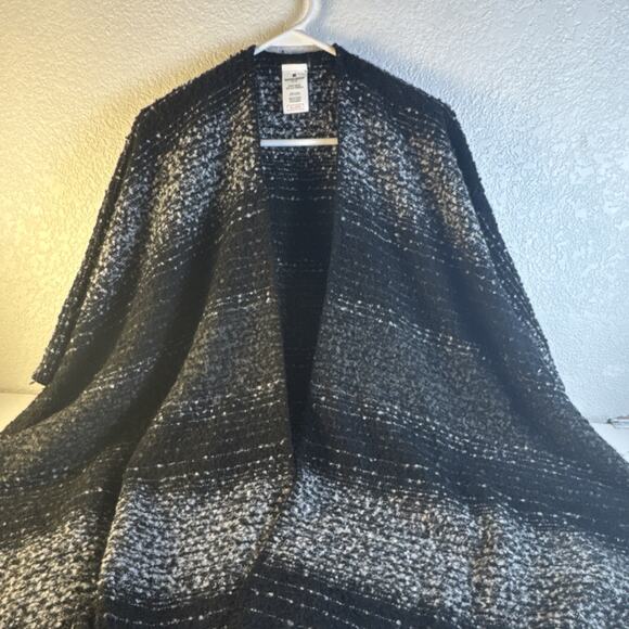 Woolrich Accessories - (9012)Woolrich Women's Striped Knit Polyester Shawl Wrap Black Gray White